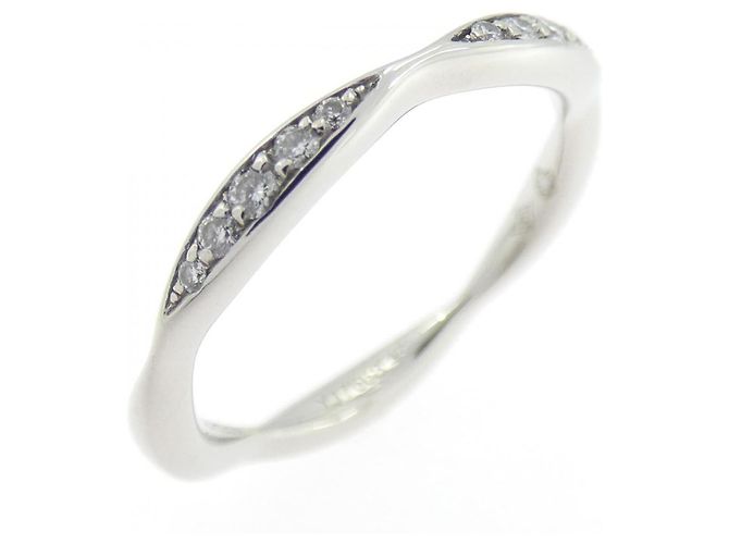 Chanel Camellia Half Eternity Ring aus Platin Größe 47 Silber