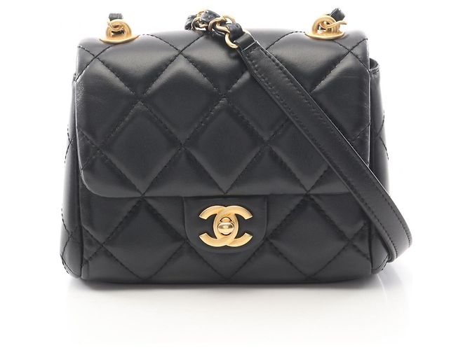 Borsa a tracolla Chanel Matelassé Small Flap Nero