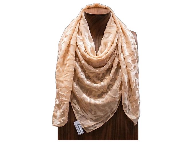 Cachecol Salvatore Ferragamo Seda e Viscose Padrão Floral Creme