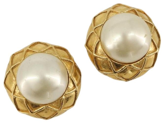 CHANEL Earring metal Gold Tone CC Auth 183501