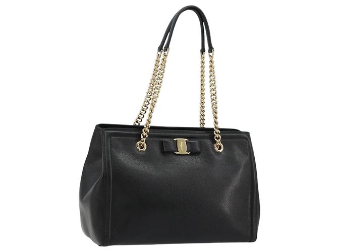 Bolso de hombro Salvatore Ferragamo Vala Chain de cuero negro y dorado Auth ka4612V