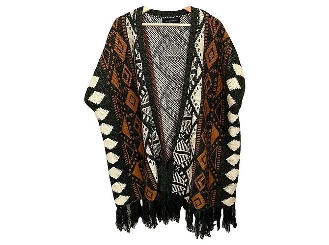 Autre Marque Strick-Poncho mit geometrischem Muster und Fransen Braun Schwarz Weiß Grau