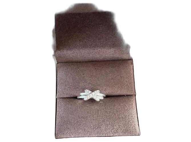 Anello Chaumet in oro bianco e diamanti