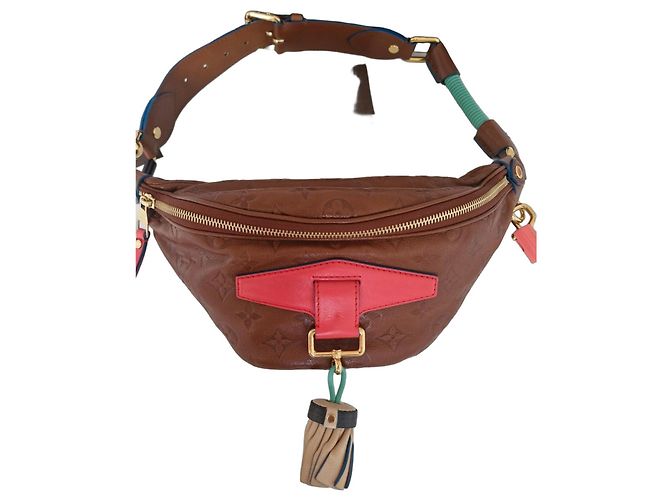 Louis Vuitton Monogram Empreinte Gürteltasche Braun