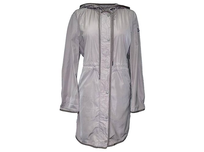 Moncler Regenjacke in Beige Polyester