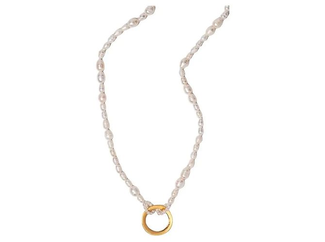 Autre Marque Süßwasser-Perlenkette mit goldenem Ring Weiß