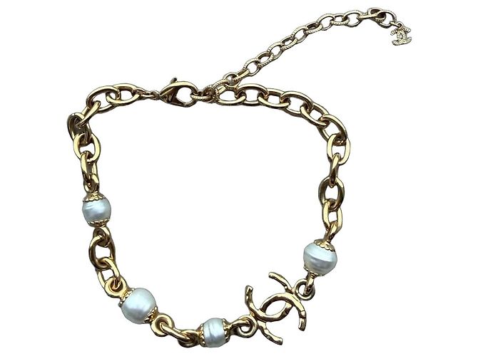 Colar Choker Chanel em Metal Dourado e Pérolas