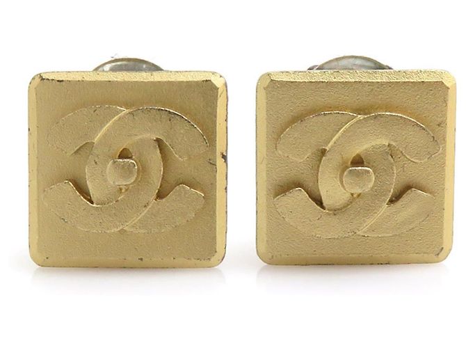 Classique Boucles d'oreilles à clip dorées Chanel