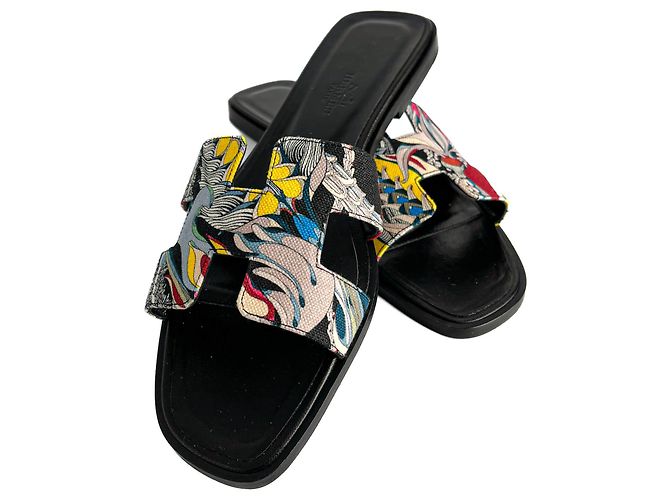 Hermès Oasis 4 Canvas Flache Sandalen Schwarz