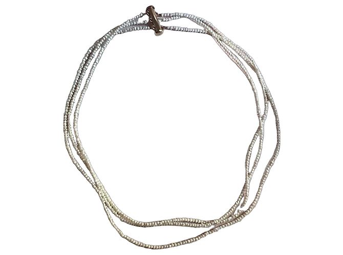 Autre Marque Collar de perlas de tres vueltas con cierre de oro 14K Blanco