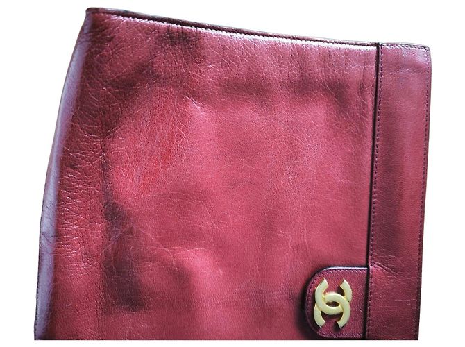 Chanel Clutch aus Bordeauxleder