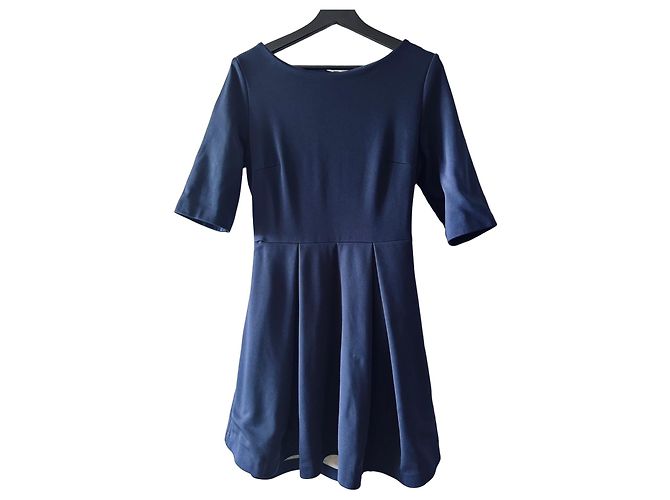 Manoush dunkelblaues Cut-Out Kleid plissiert