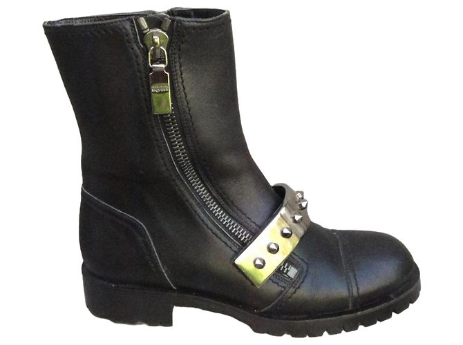 Alexander McQueen Botines de cuero negro