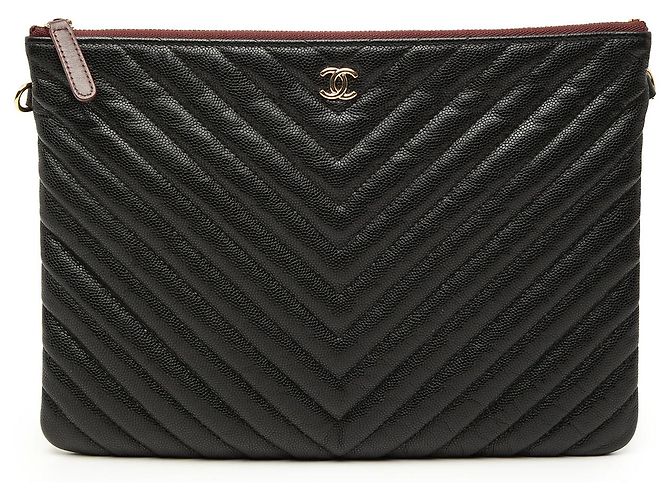 Chanel Black Medium CC Chevron Caviar O Case Clutch Schwarz