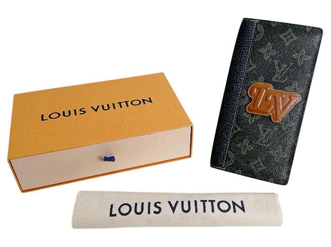 Brazza Louis Vuitton Dark Green Monogram Bi-fold Wallet Multiple colors