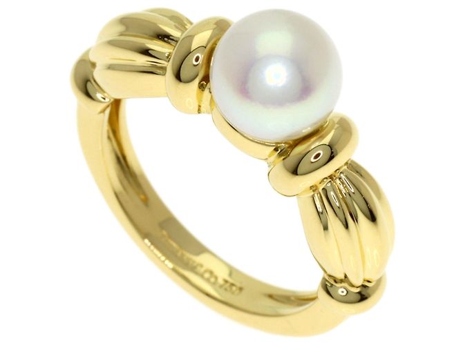 Tiffany & Co. Pearl Signature Ring Golden