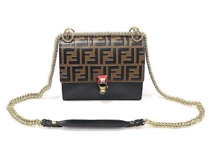 Fendi Piccola borsa a tracolla in pelle di vitello nera con logo FF e catena con occhielli Marrone