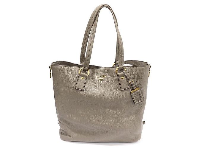 Prada Bolsa de ombro Vitello Dino cinza com zíper lateral e letras Marrom