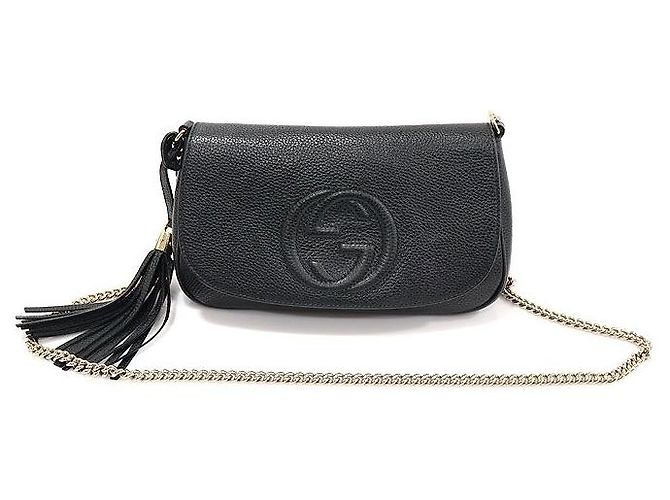Gucci Bolsa transversal Soho em couro preto com tassel e corrente