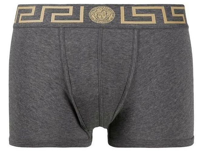 Short Versace con borde Greca Gris y Oro