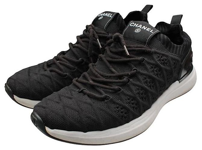 Chanel Schwarze Strick-Sneaker
