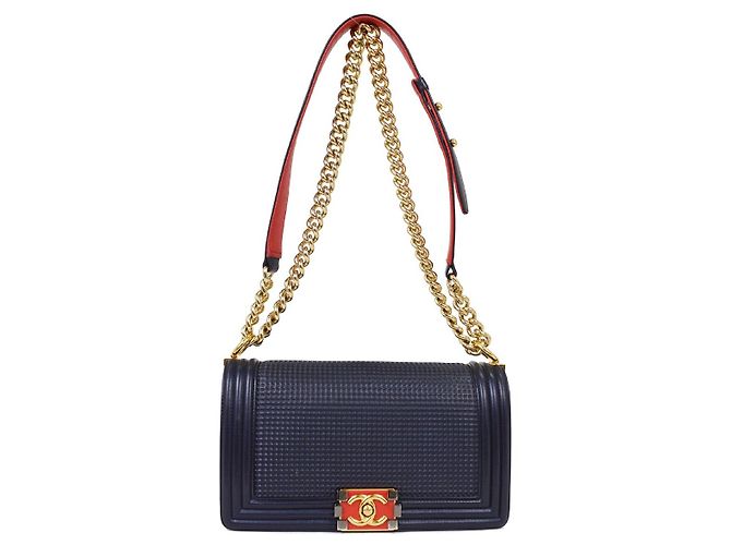 Chanel Boy Flap Cube Embossed Lambskin New Medium Blu navy