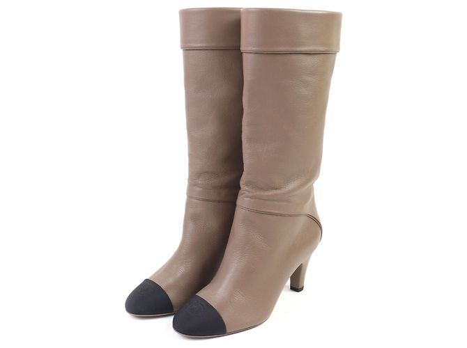 Timeless Botas de couro Chanel COCO Mark G36438 Bege