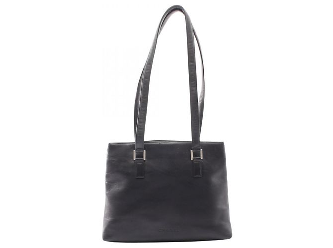 Borsa a tracolla Chanel in agnello nero
