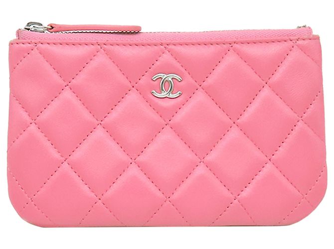 Pochette Chanel en agneau matelassé CC rose
