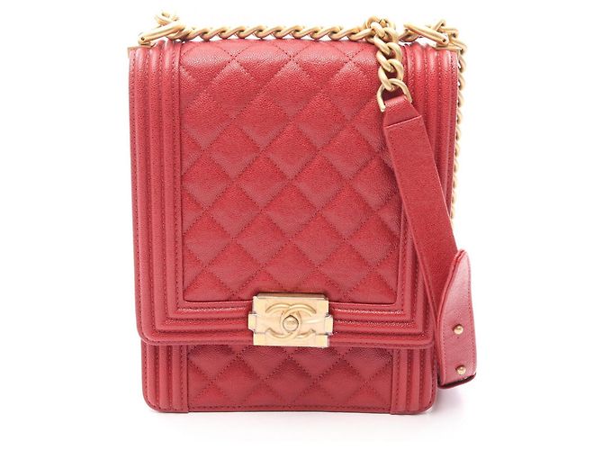 Chanel Boy Matelassé Schultertasche Rot