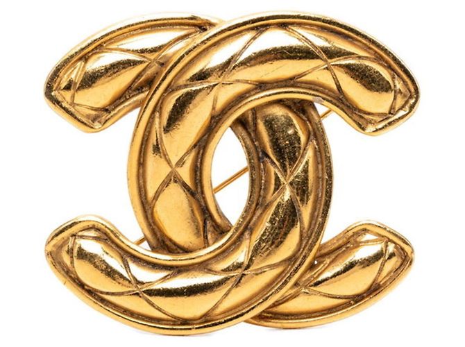 Broche Chanel Matelassé Coco Mark Dourado