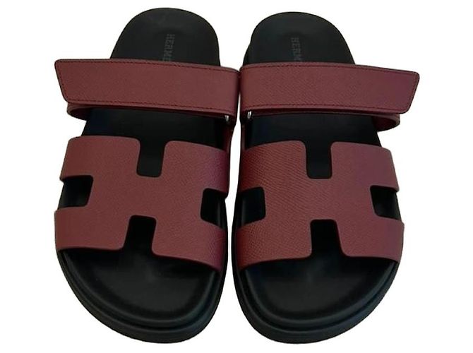 Sandali Hermès Chypre in pelle bordeaux Bordò