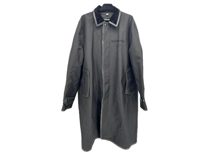 Burberry Schwarzer Trenchcoat mit Samtkragen