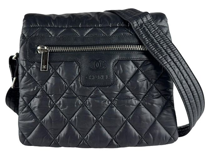 Chanel Coco Cocoon Nylon Schultertasche Schwarz