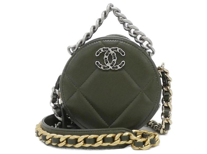 Chanel 19 Schultertasche Grün