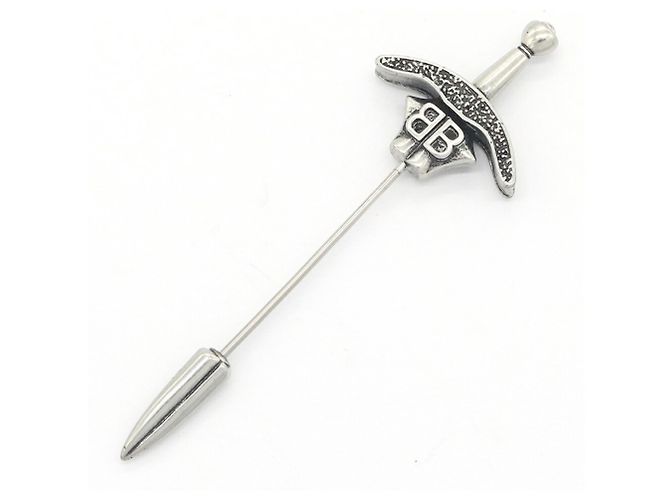 Broche épée gothique Balenciaga