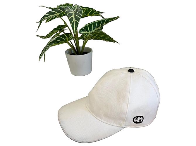 Boné Gucci em algodão branco com logo GG