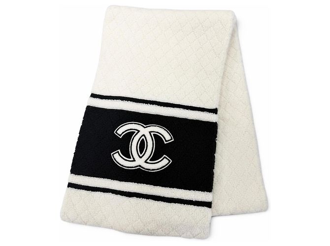 Sciarpa in cashmere Chanel 19B in bianco e nero