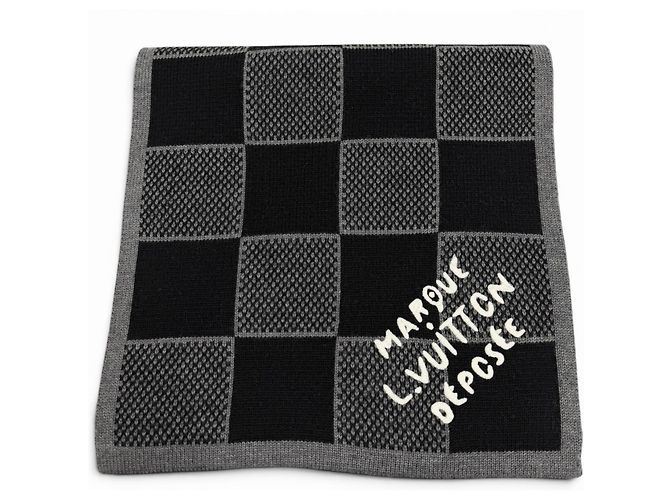 Louis Vuitton 2024 Model Stole Black