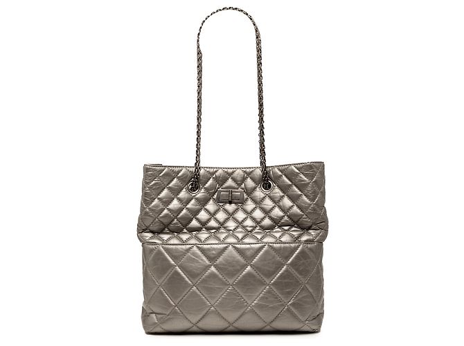 Tote Reissue 2.55 em couro de vitelo envelhecido metálico acolchoado cinza Chanel