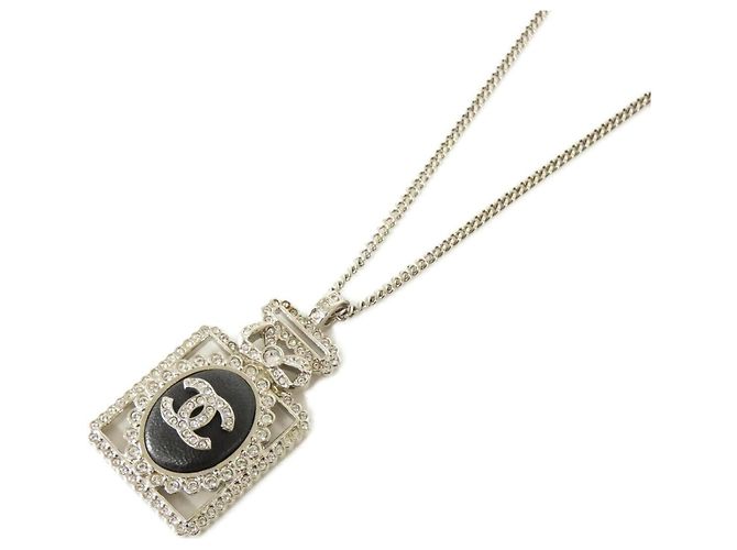 Colar de pele de cordeiro Chanel Preto Prata