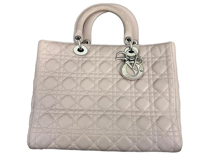 Dior Bolsa Lady Dior Medium em Couro Rosa Pálido