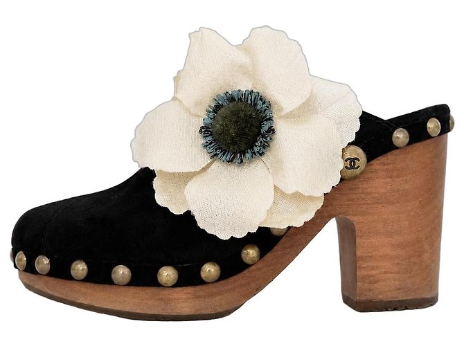 Chanel Spring 2010 Runway Flower Clogs Wooden Mules Black White
