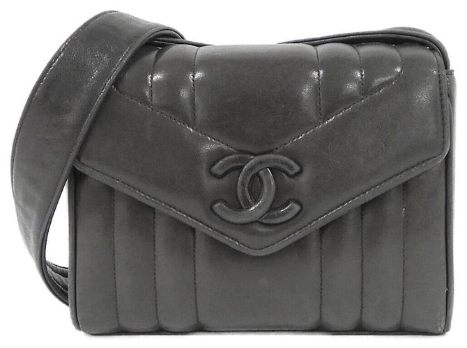 Borsa a tracolla Chanel in pelle nera Nero