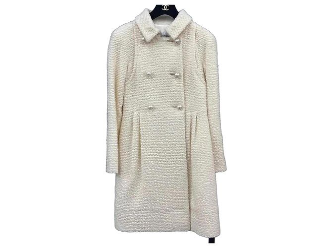 Chanel Tweed-Jacke in Creme Roh