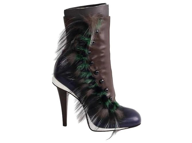 Fendi Botas marrons Marrom