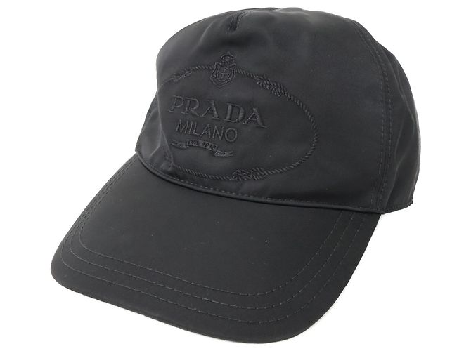 Cappellino in nylon nero Prada