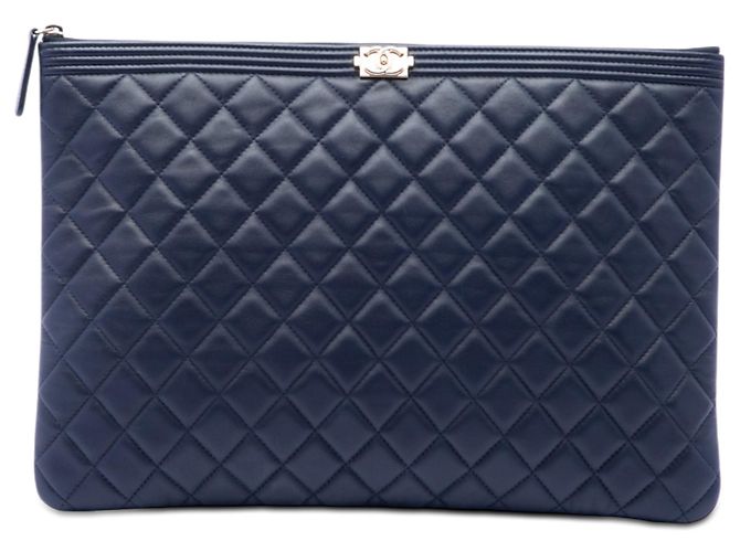 Chanel Blue Large Quilted Lambskin Boy O Case Clutch Blau Marineblau