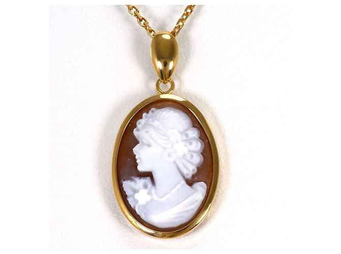 Autre Marque Collar de oro amarillo de 18K con camafeo de concha Dorado