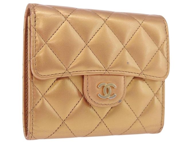 CHANEL Matelassé Compact Wallet Lammfell Gold CC Auth 184655M Golden